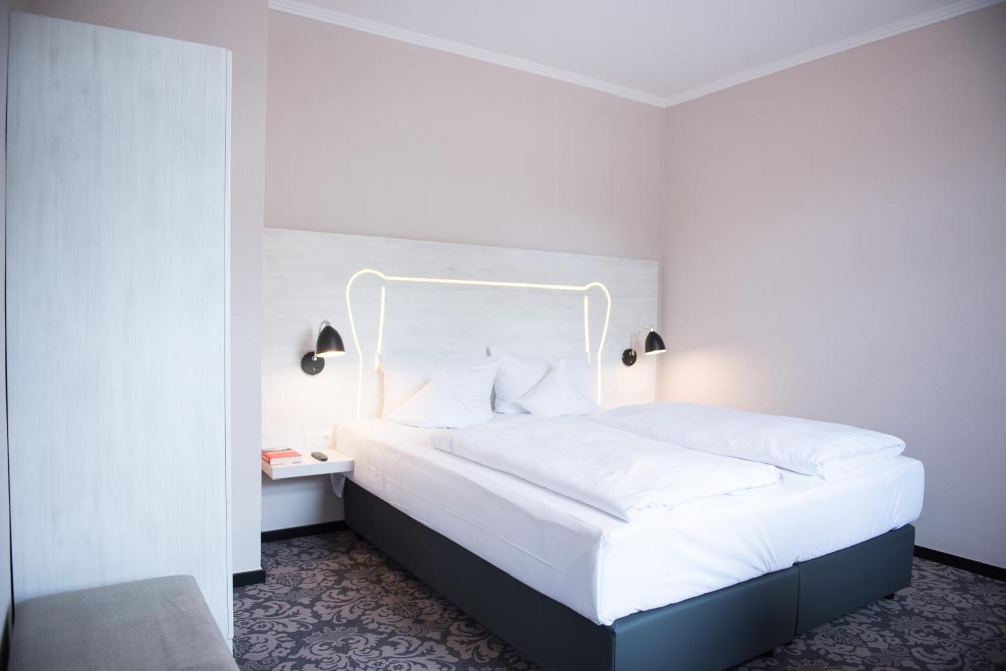 Parkhotel Schillerhain Kirchheimbolanden Pokoj fotografie