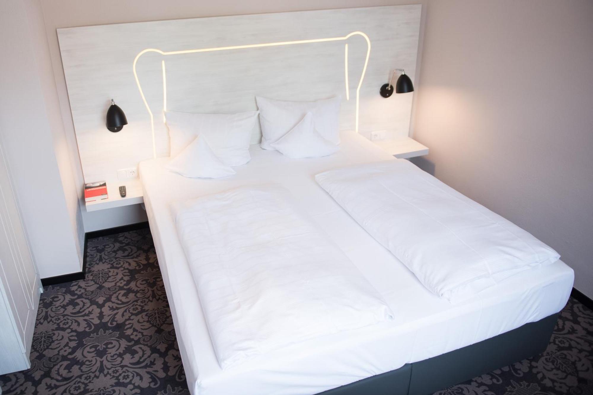 Parkhotel Schillerhain Kirchheimbolanden Pokoj fotografie